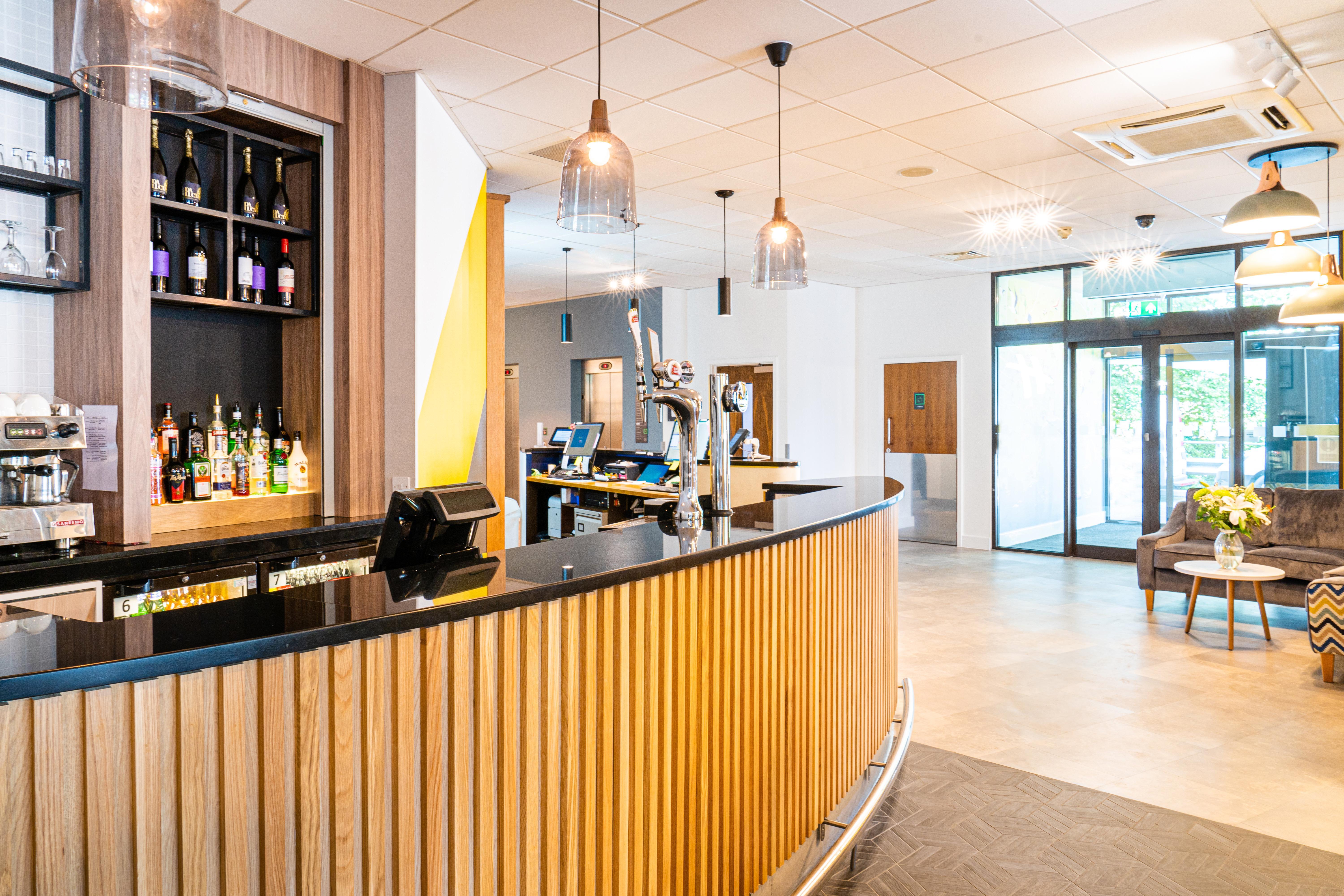 Holiday Inn Bournemouth By Ihg Extérieur photo