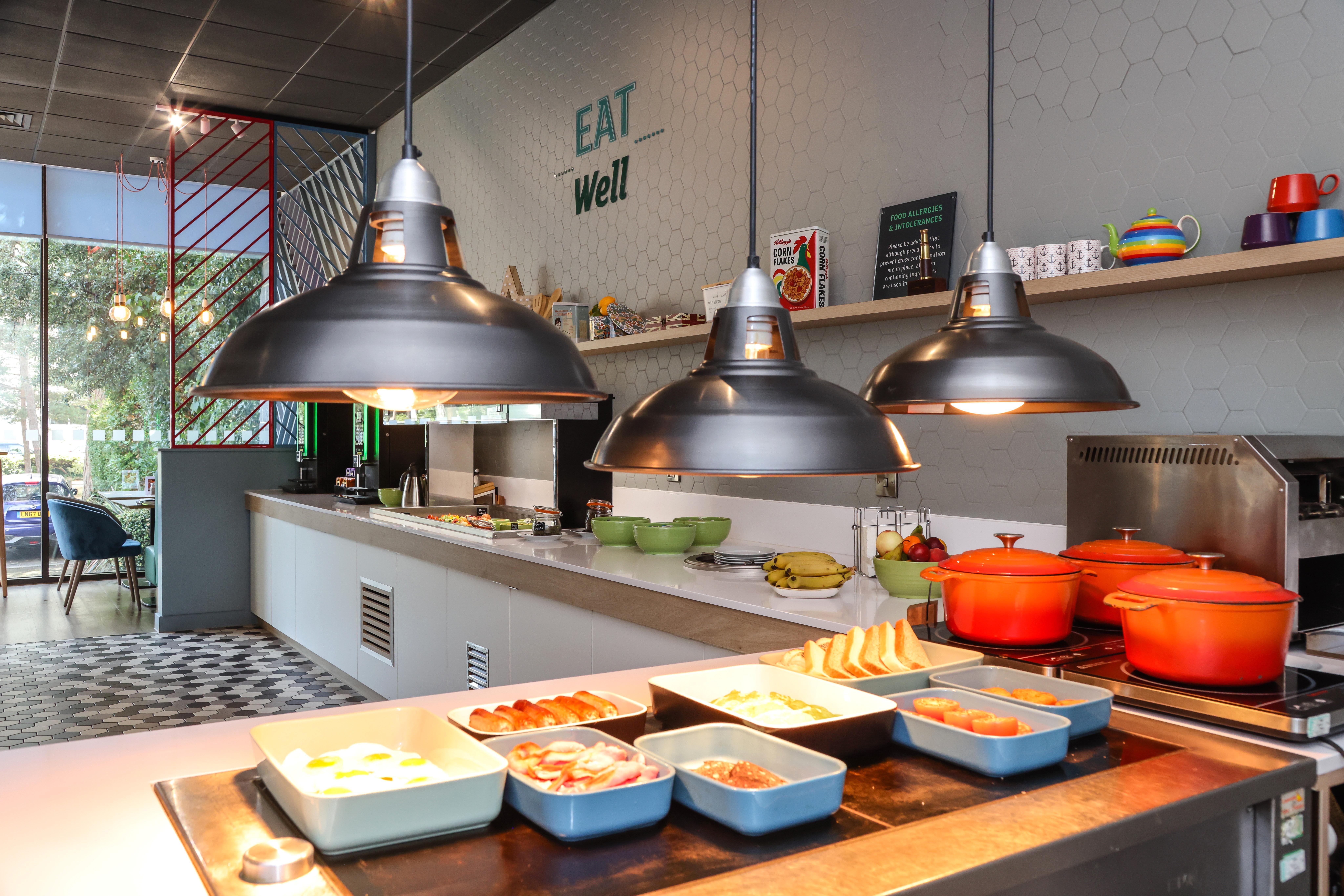 Holiday Inn Bournemouth By Ihg Extérieur photo