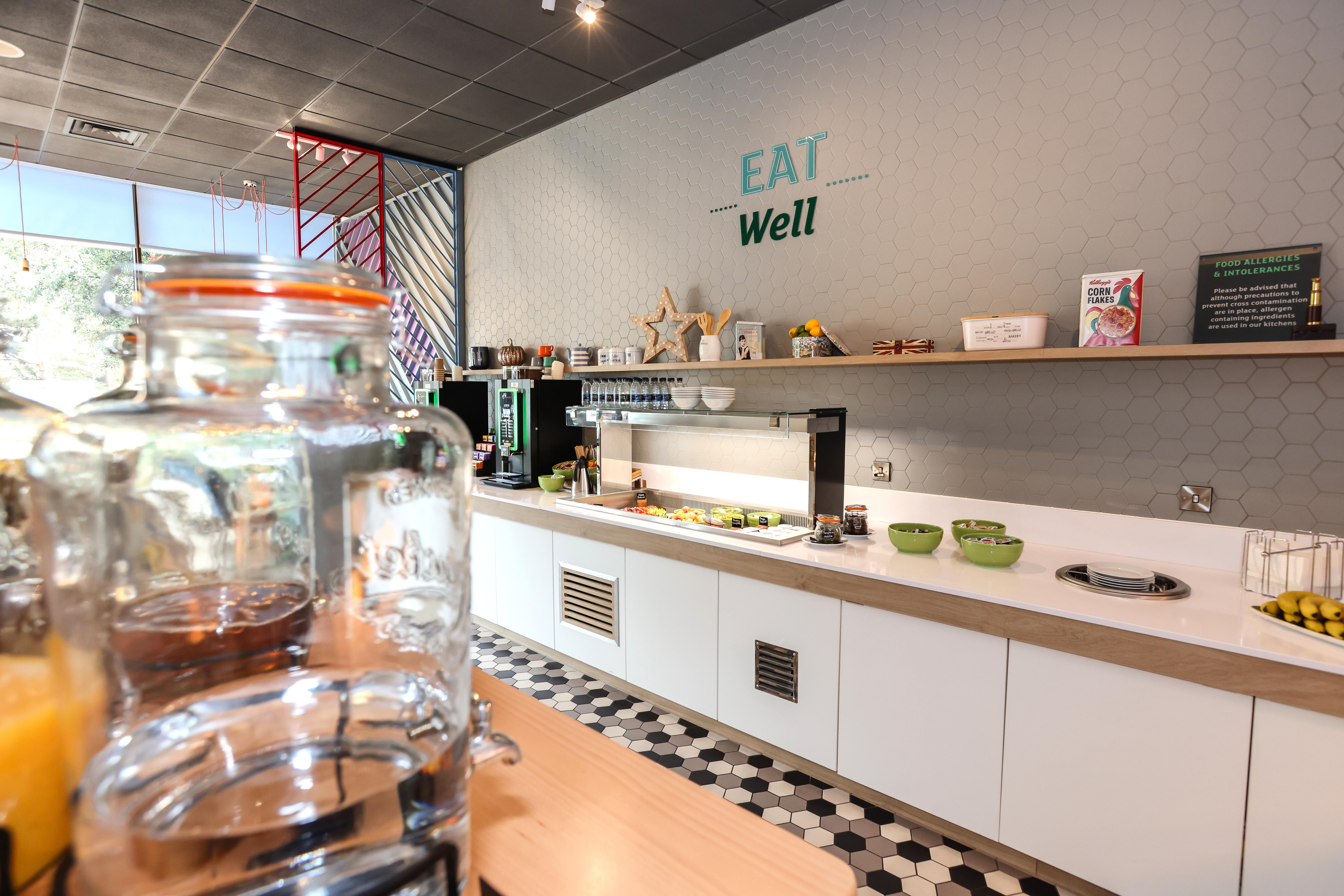 Holiday Inn Bournemouth By Ihg Extérieur photo